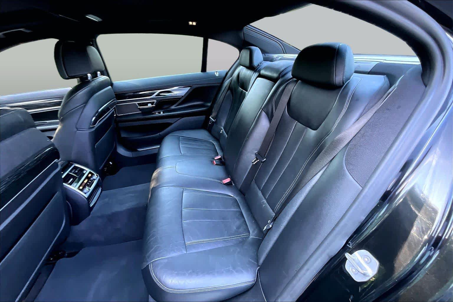 Used 2019 BMW 740i xDrive w/ M Sport Package AWD/4WD image 19