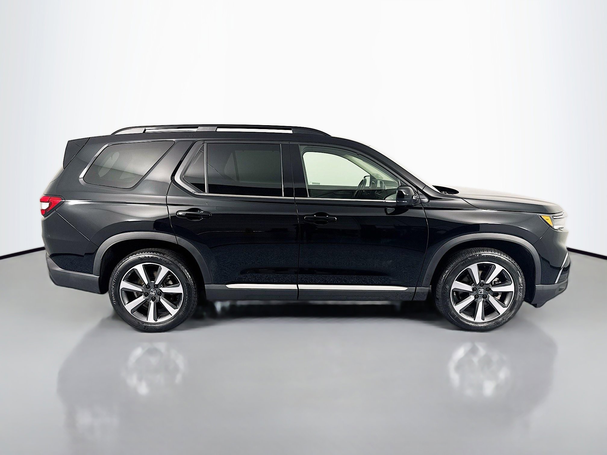 Certified 2023 Honda Pilot Elite image 4