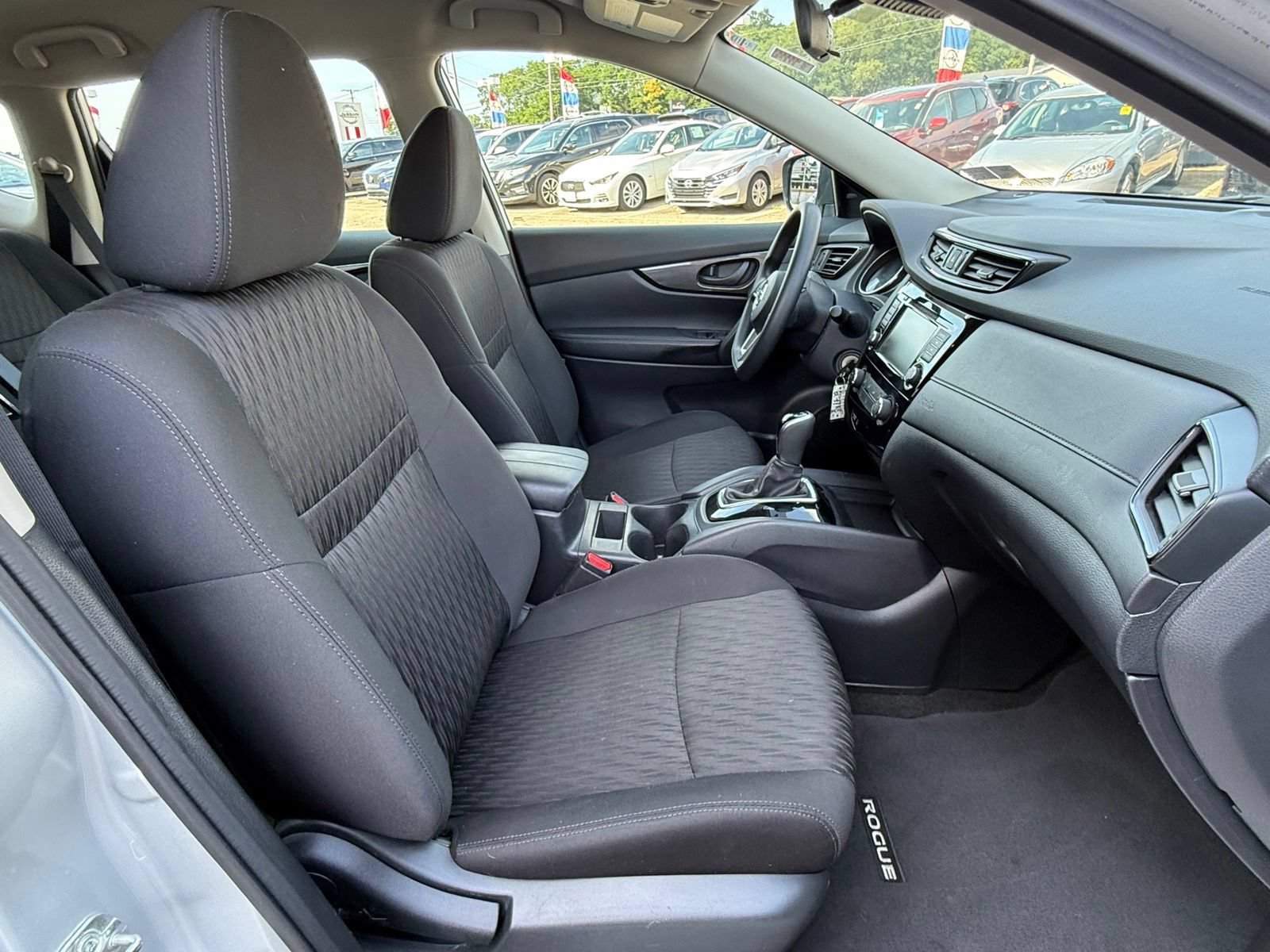 Used 2020 Nissan Rogue S AWD/4WD image 19