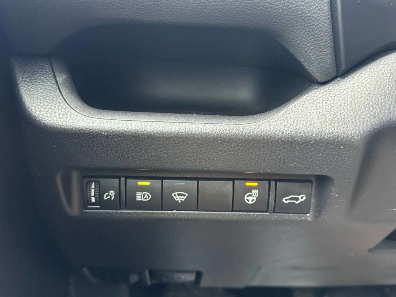 Used 2022 Toyota RAV4 XLE w/ Convenience Package image 16