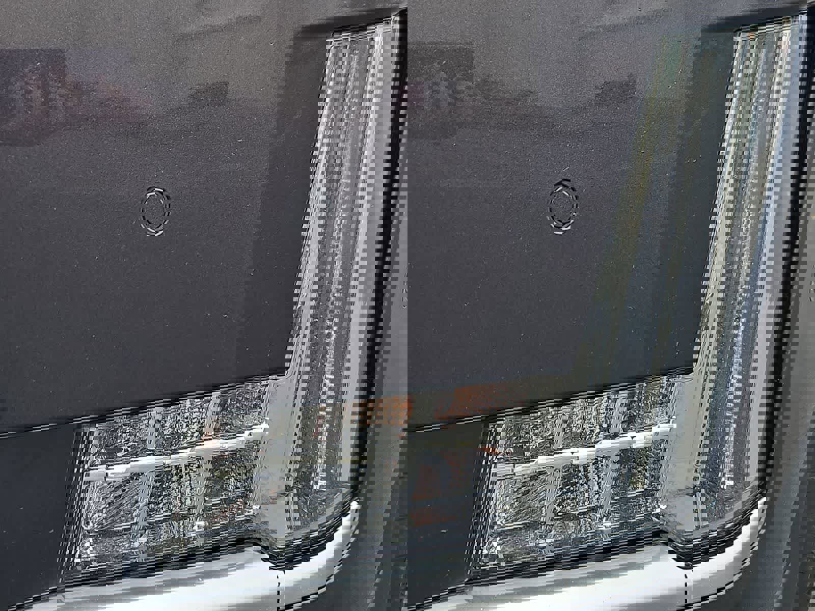 Used 2018 Cadillac Escalade ESV Premium Luxury image 10