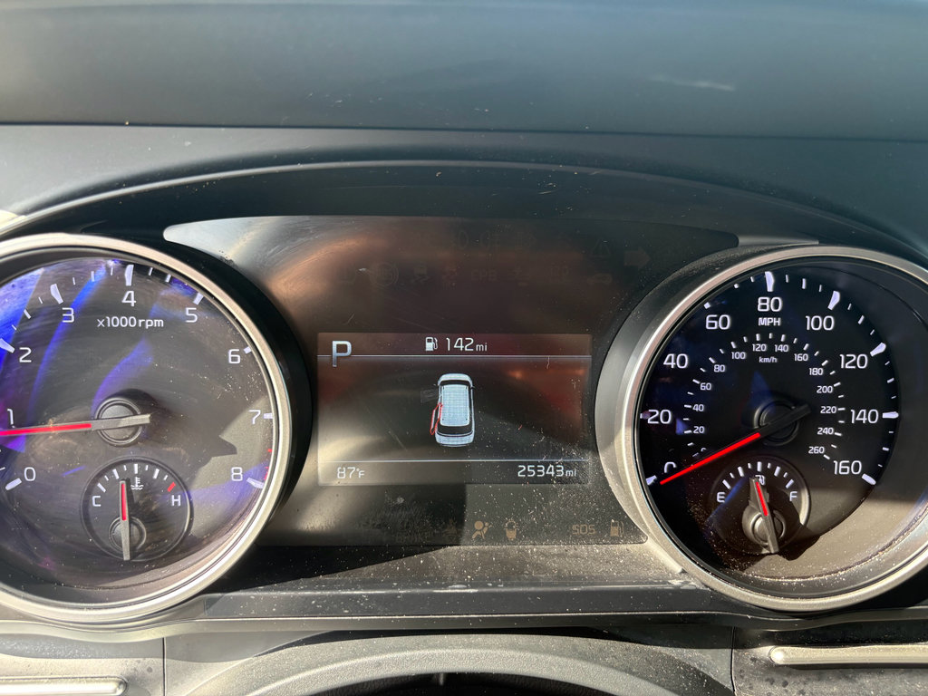 Used 2024 Kia Carnival LX image 13