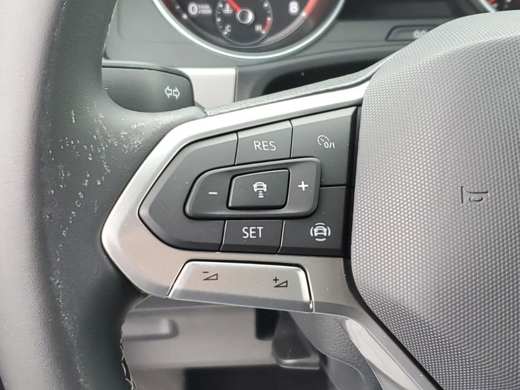 Used 2021 Volkswagen Atlas Cross Sport SE image 17