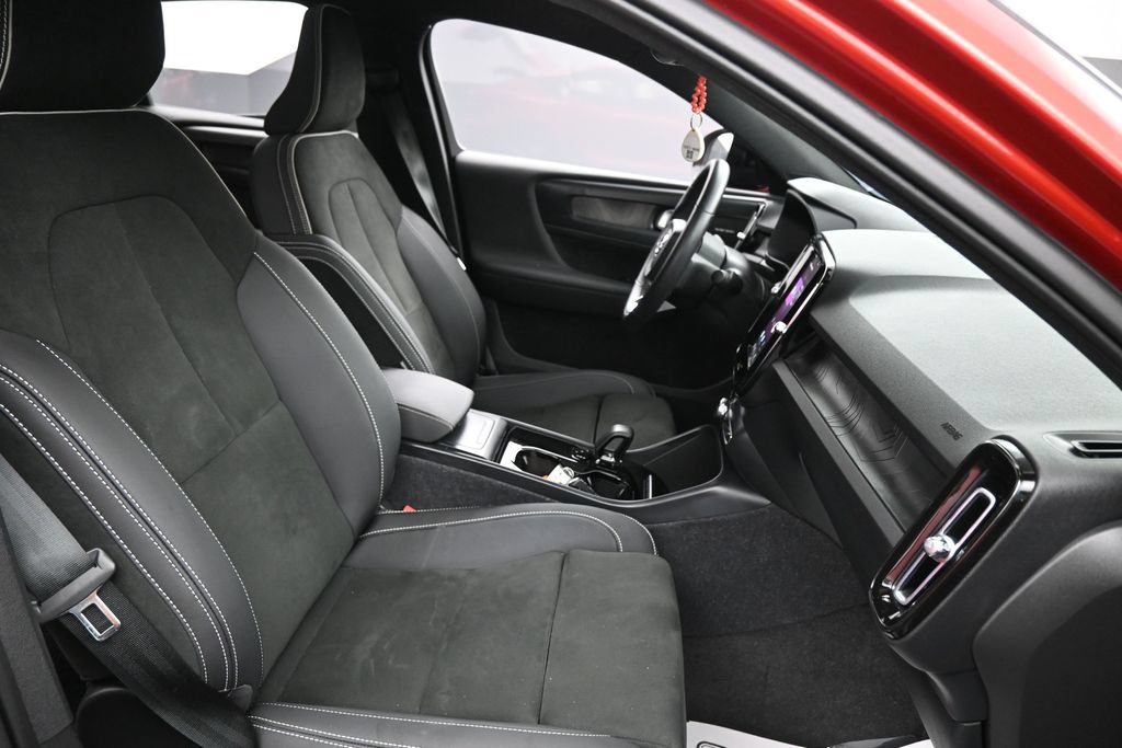 Used 2023 Volvo C40 P8 Recharge Ultimate AWD/4WD image 14