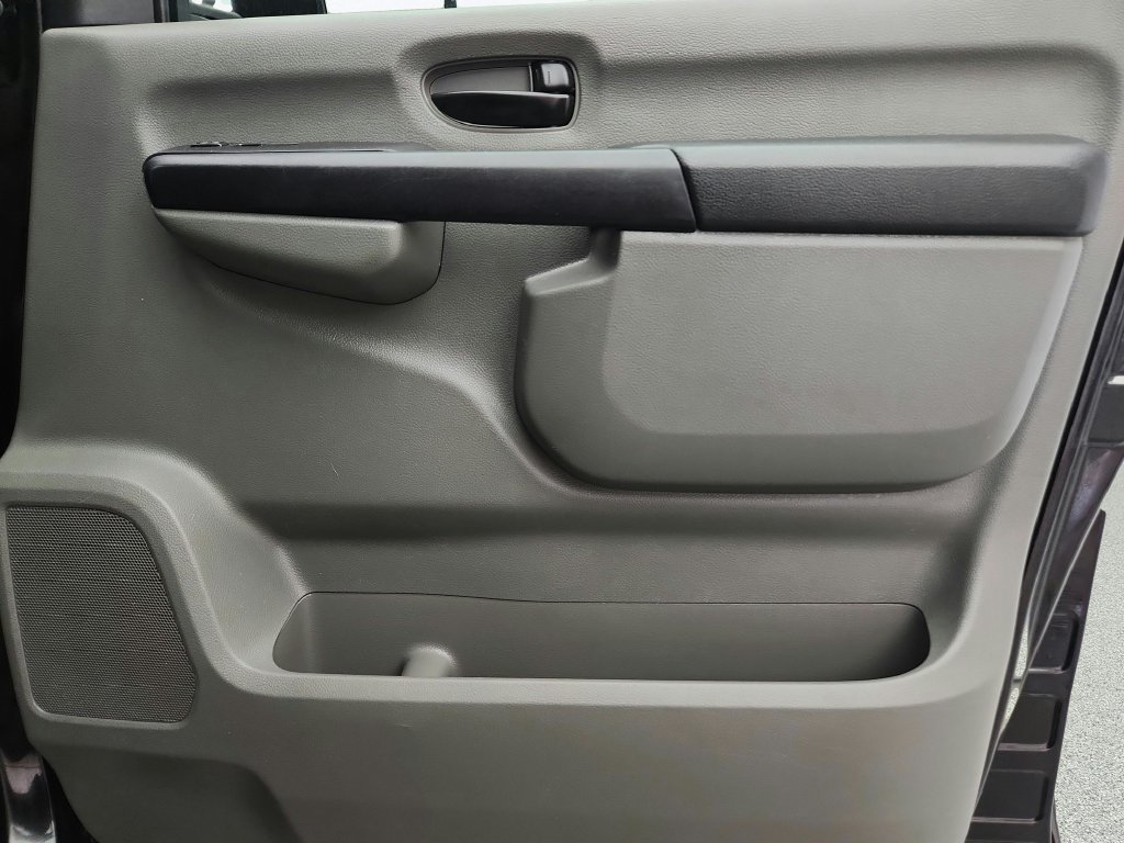 Used 2016 Nissan NV 3500 SL RWD image 23