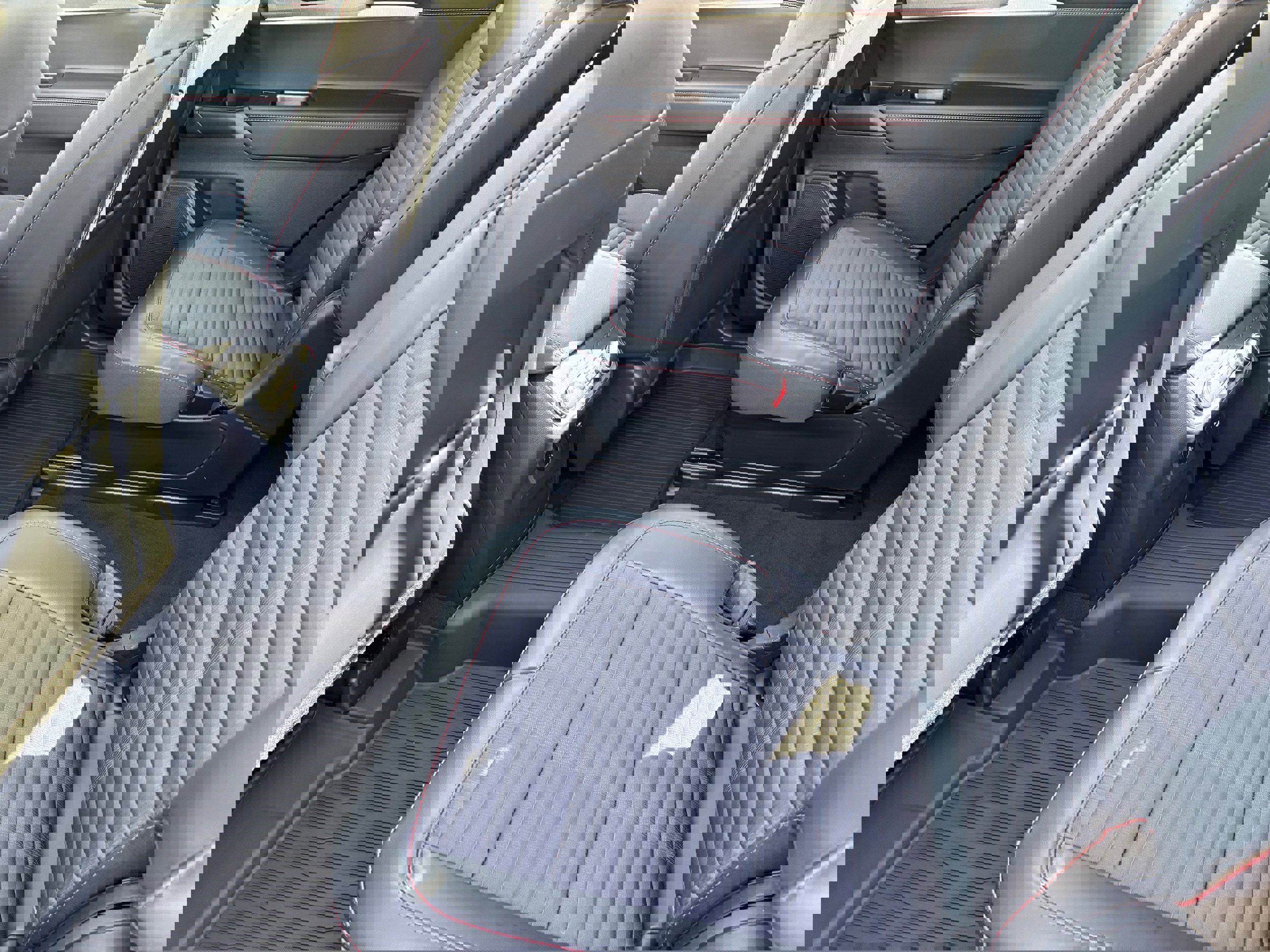 New 2026 Ford Explorer ST-Line w/ ST-Line Street Pack image 10