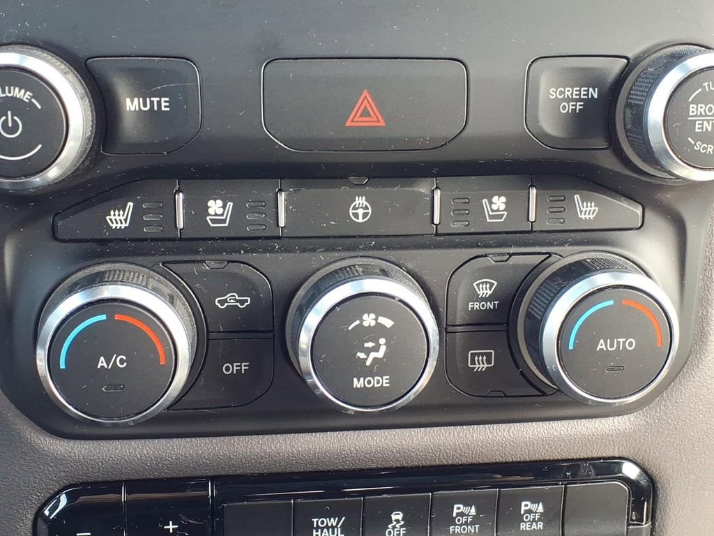 Used 2022 RAM 2500 Laramie w/ Night Edition AWD/4WD image 21