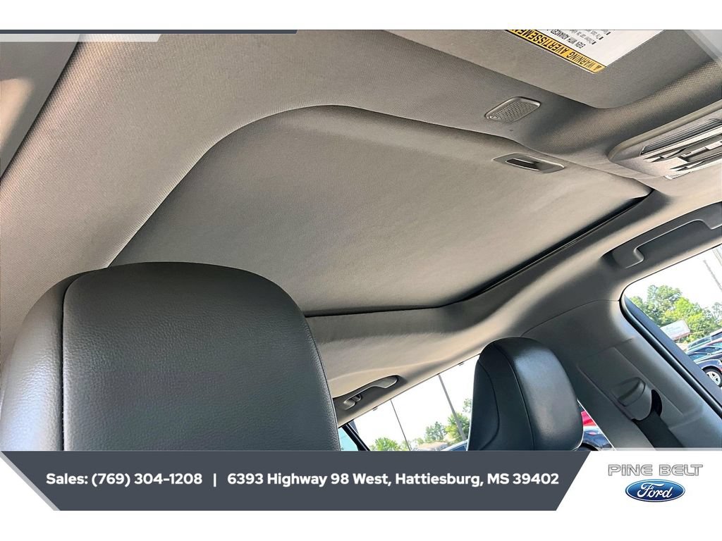 Used 2024 Toyota Highlander XLE AWD/4WD image 16