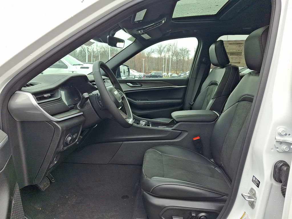 New 2026 Jeep Grand Cherokee 4WD image 10
