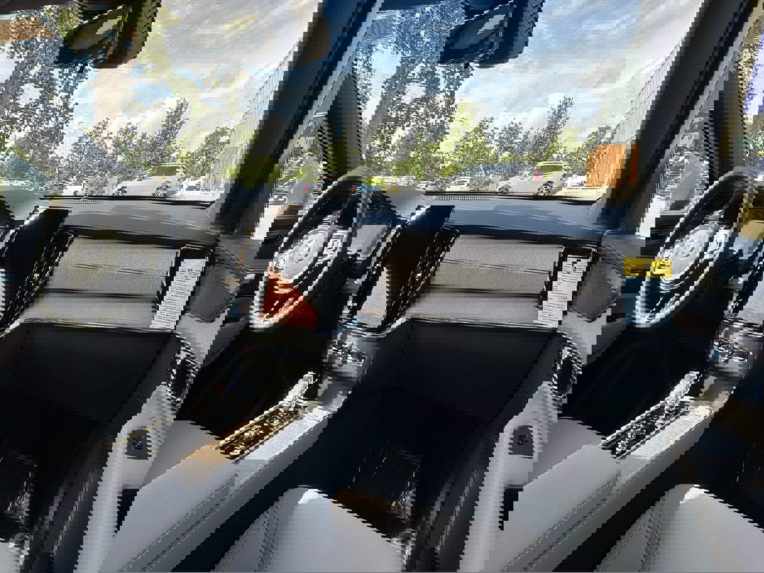 Used 2026 Volvo XC90 B5 Plus w/ Protection Package Premier image 11