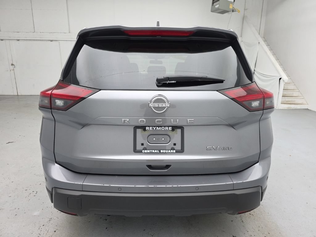 Used 2024 Nissan Rogue SV AWD/4WD image 10