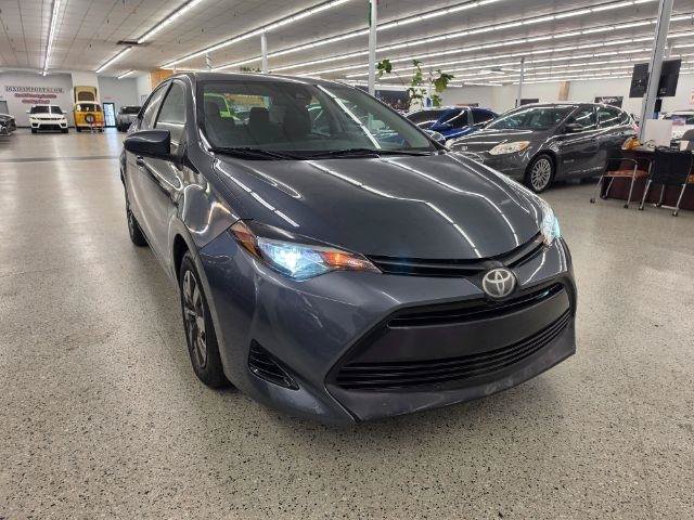 Used 2017 Toyota Corolla LE FWD image 4