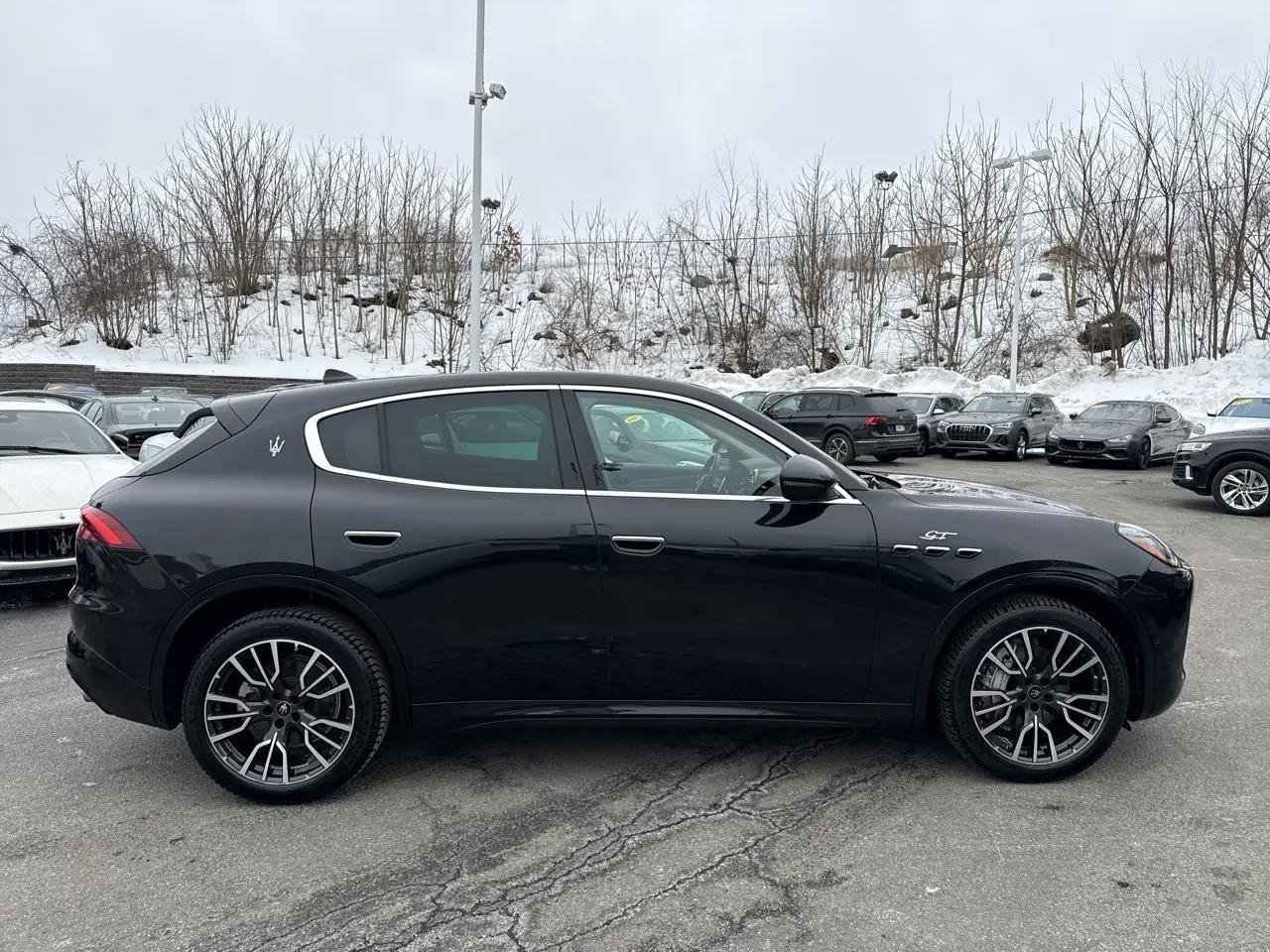 Used 2023 Maserati Grecale GT image 11