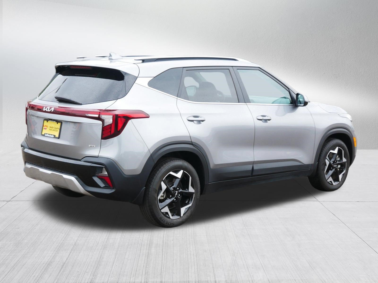 Used 2024 Kia Seltos EX AWD/4WD image 7