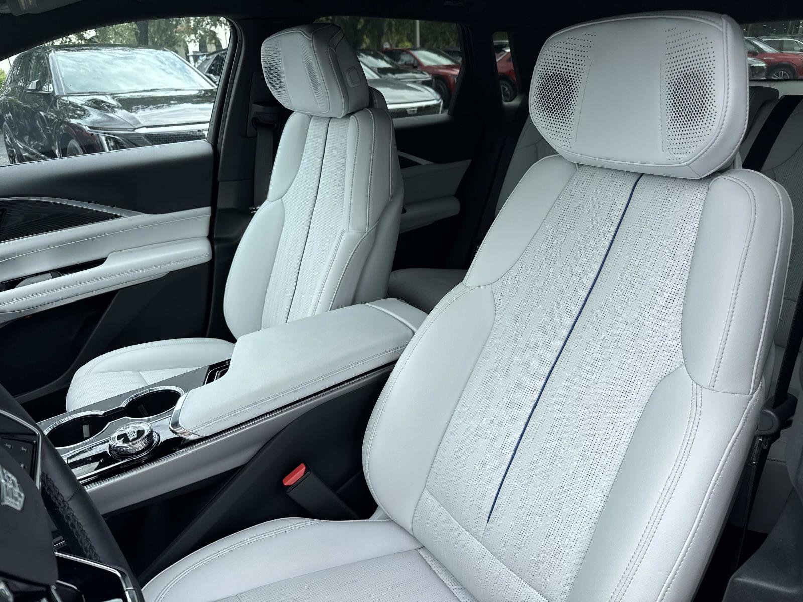 New 2025 Cadillac Lyriq Sport image 16