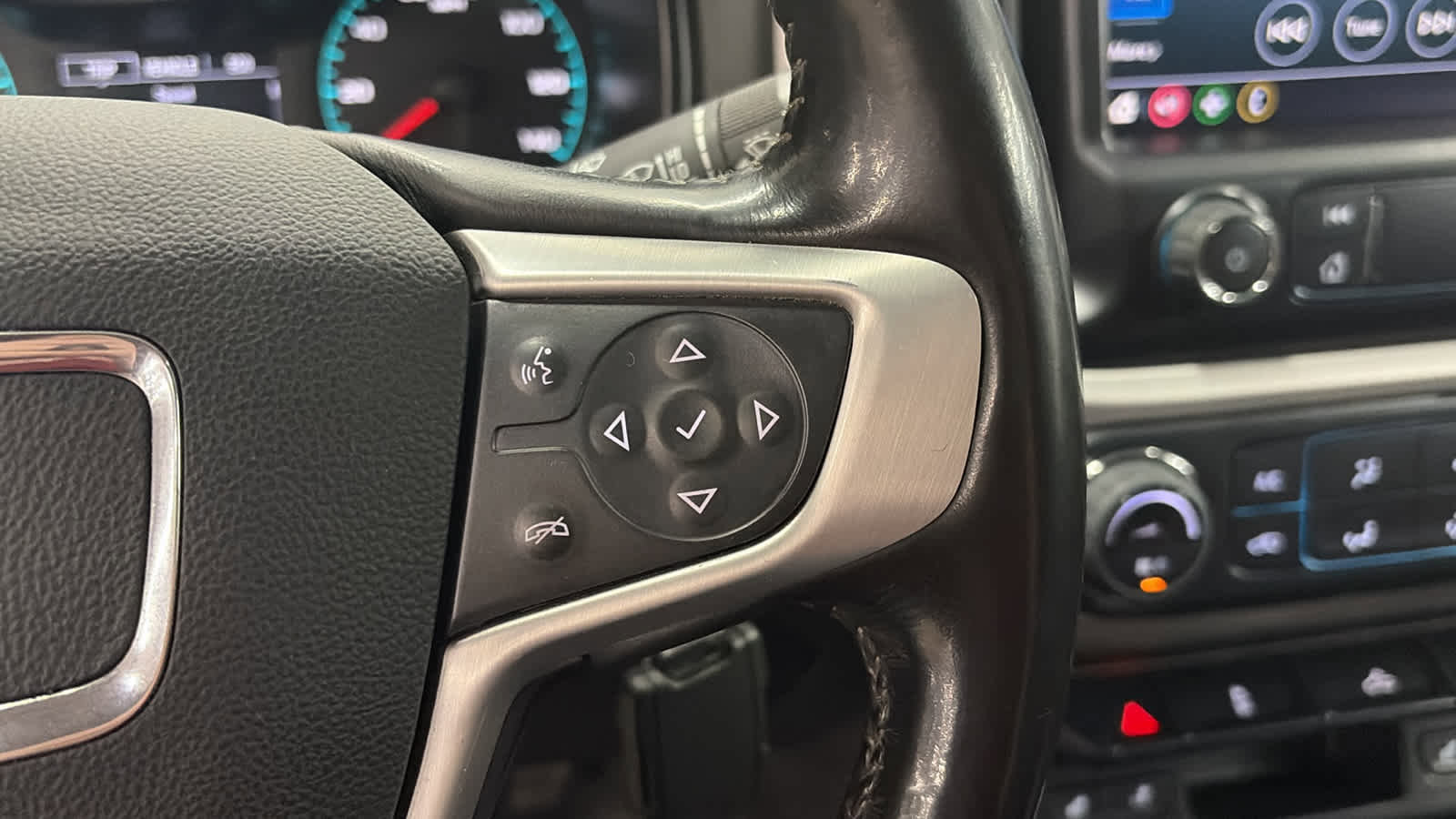 Certified 2022 GMC Canyon Elevation w/ Elevation Premium Package image 12