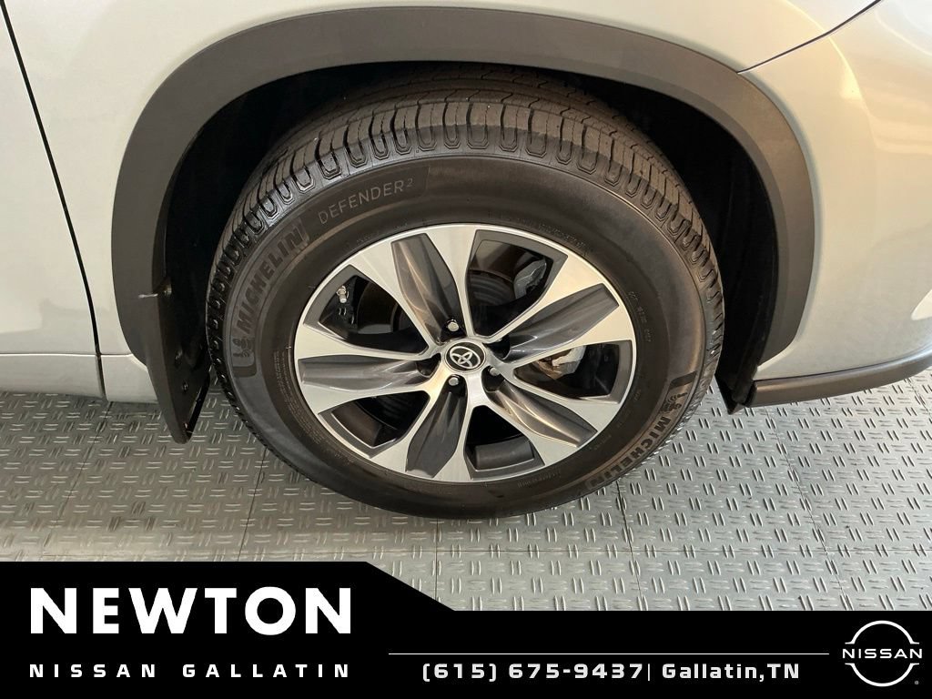 Used 2024 Toyota Highlander XLE AWD/4WD image 51
