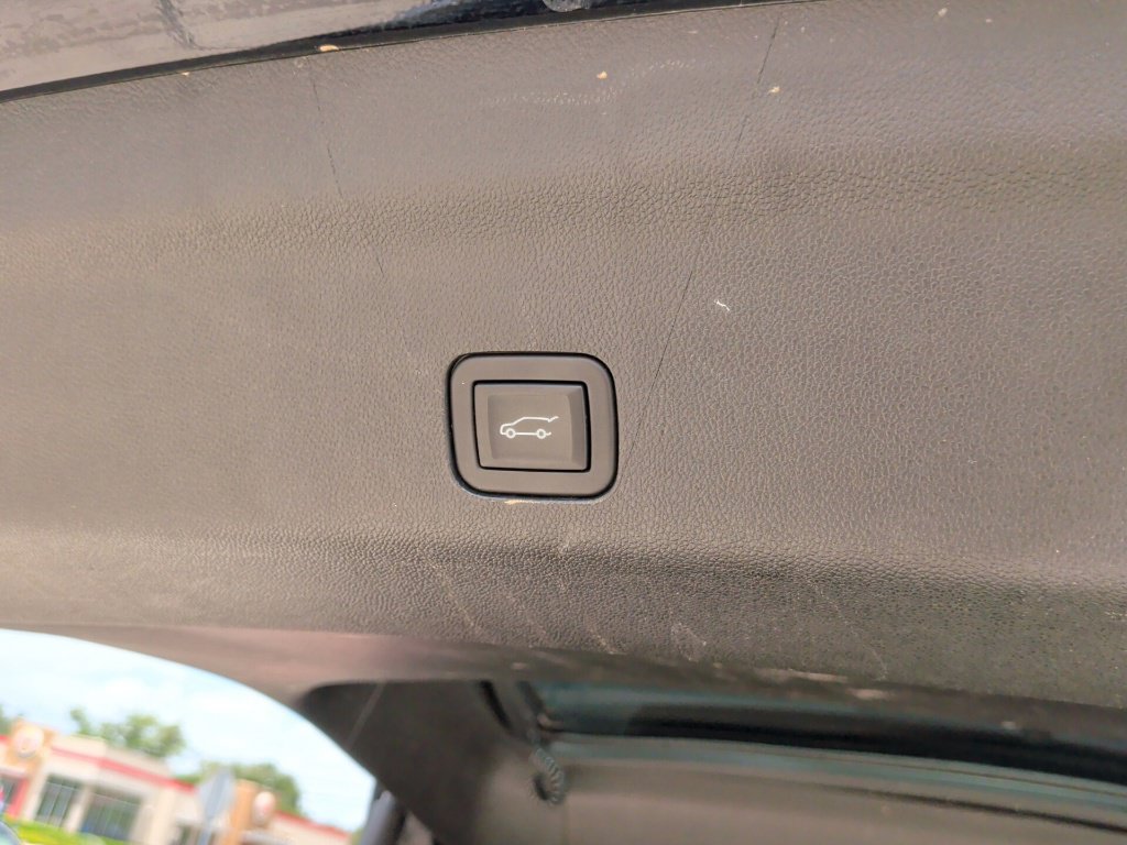 Used 2023 Chevrolet Suburban Premier AWD/4WD image 49