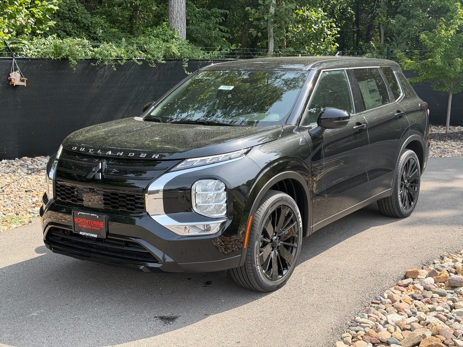 New 2026 Mitsubishi Outlander LE