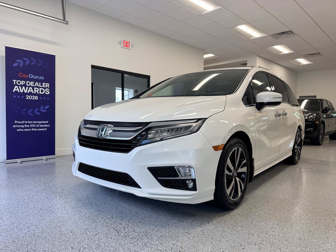 Used 2019 Honda Odyssey Elite image 3