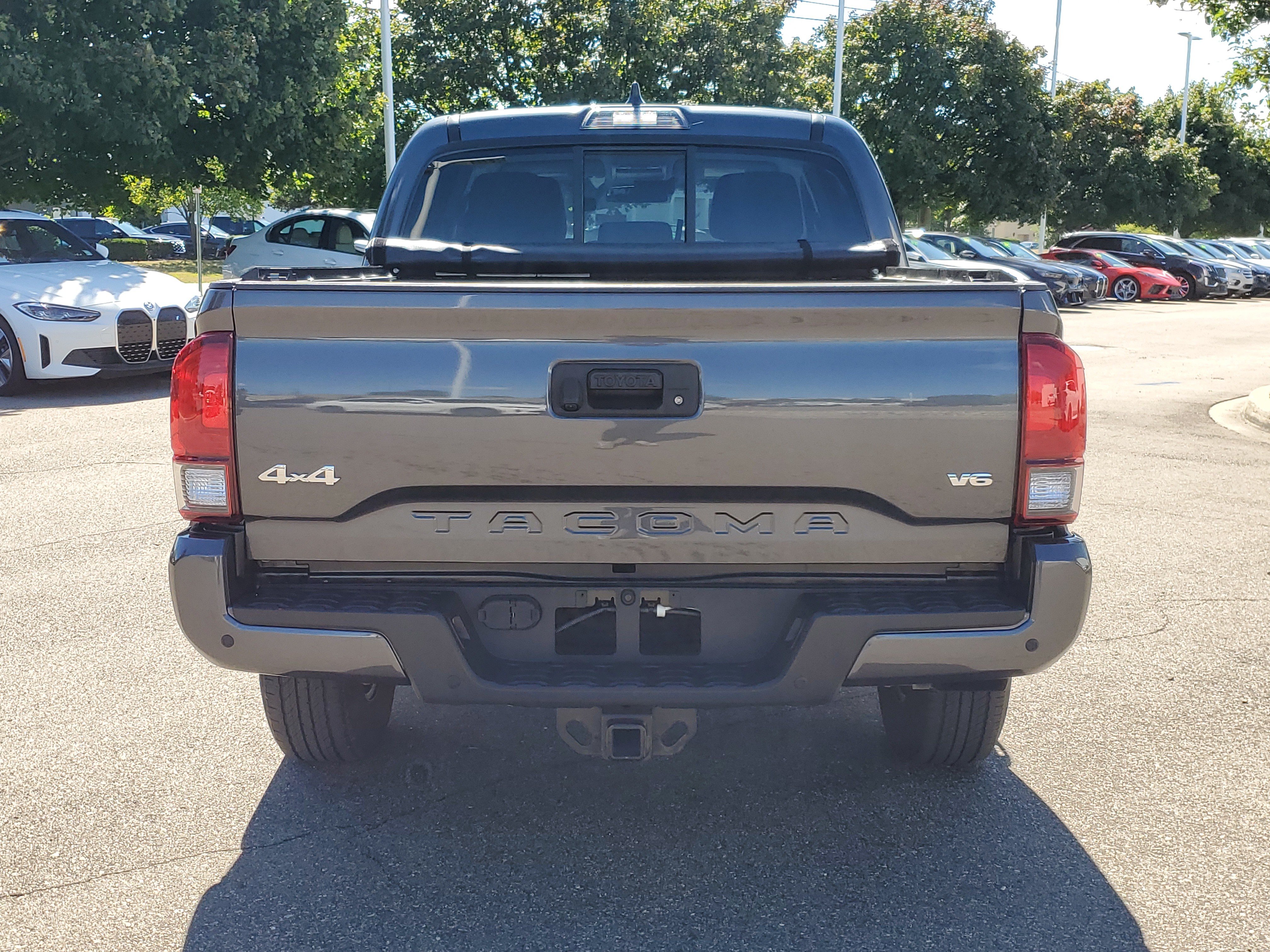 Used 2022 Toyota Tacoma SR AWD/4WD image 4
