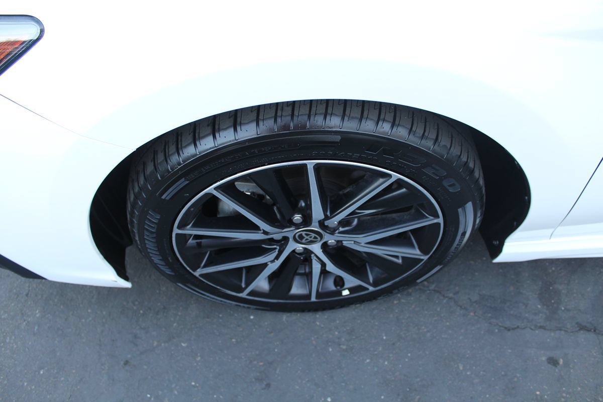 Used 2022 Toyota Camry SE w/ Carpet Mat Package (TMS) FWD image 11