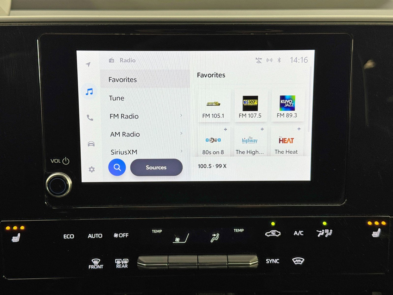 Used 2024 Subaru Solterra Premium image 24