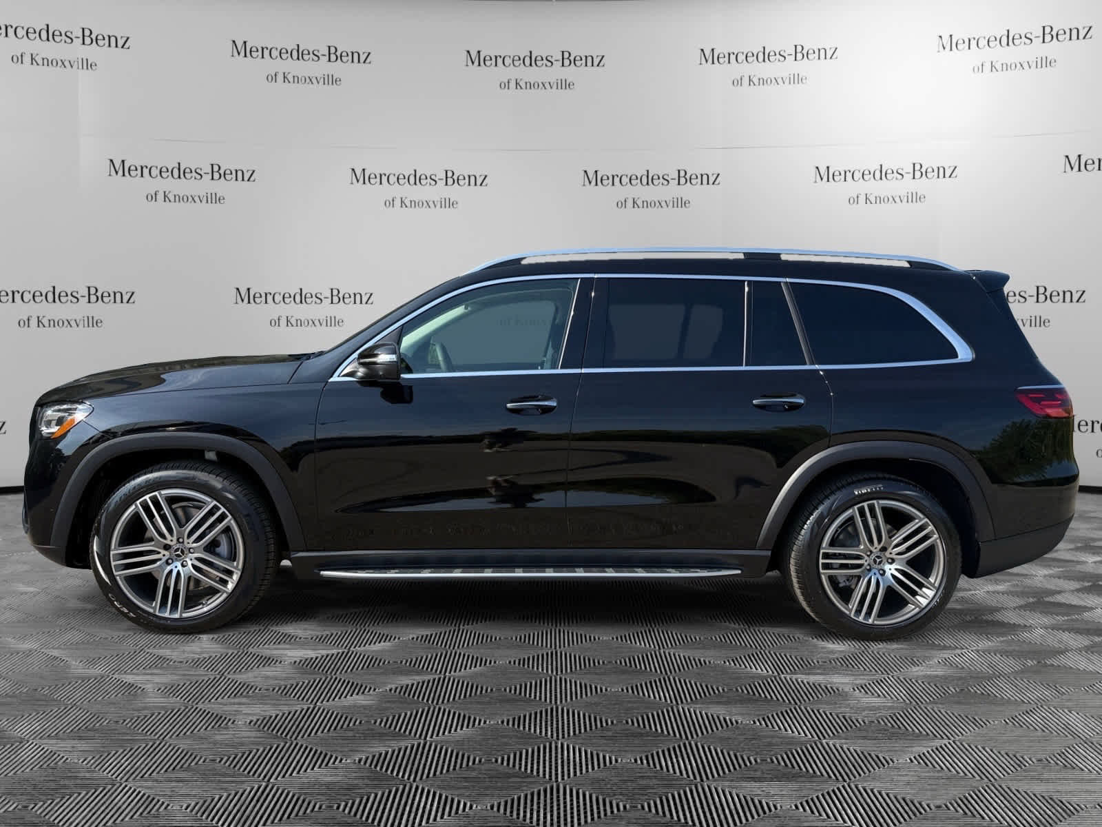 New 2026 Mercedes-Benz GLS 450 4MATIC image 2