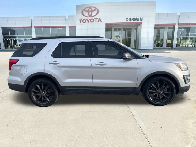 Used 2017 Ford Explorer XLT w/ Equipment Group 202A FWD image 6