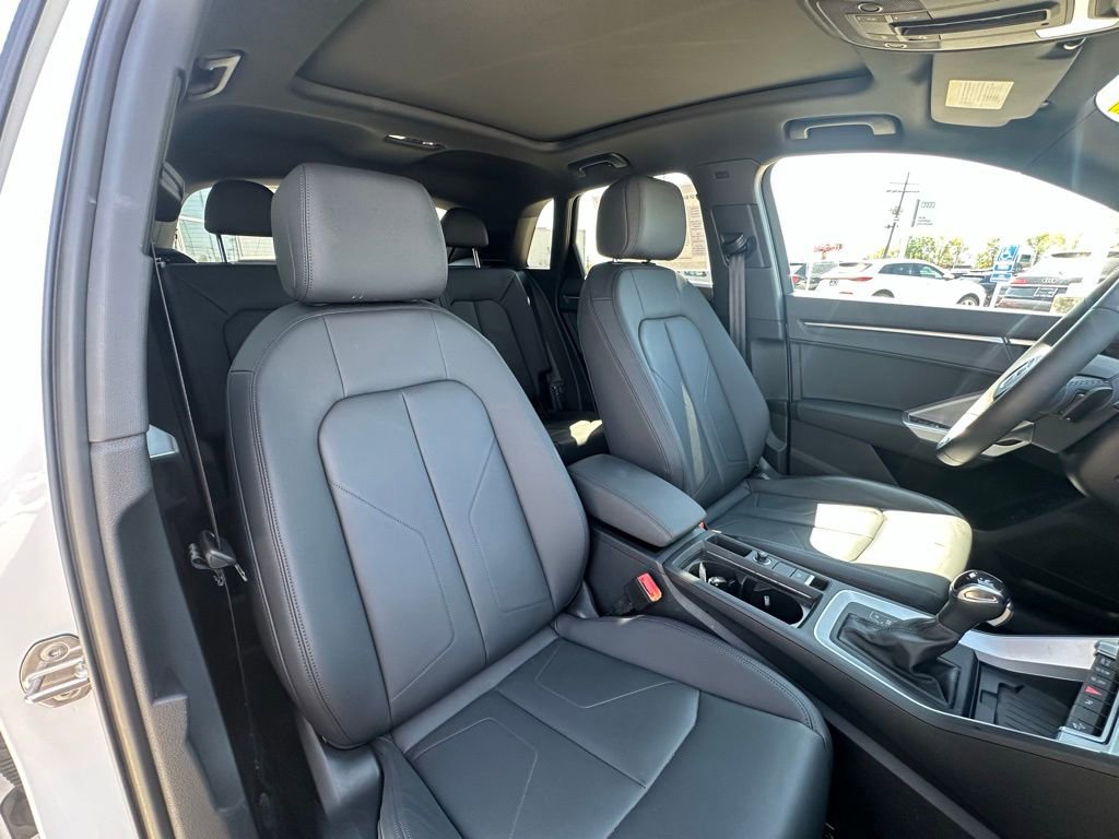 Certified 2025 Audi Q3 2.0T Premium w/ Convenience Package image 32