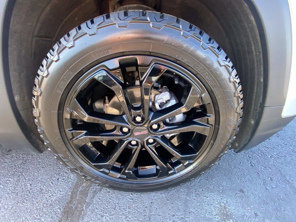 Used 2022 GMC Terrain SLT w/ Infotainment Package II FWD image 31