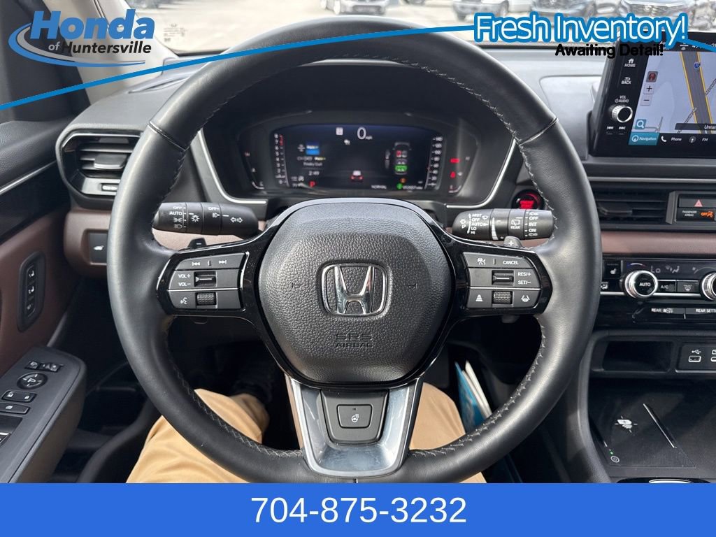 Used 2025 Honda Pilot Elite image 23
