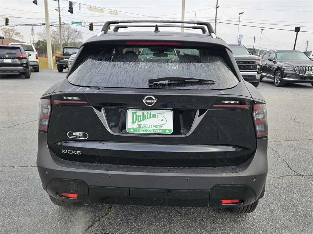 New 2026 Nissan Kicks SV image 8