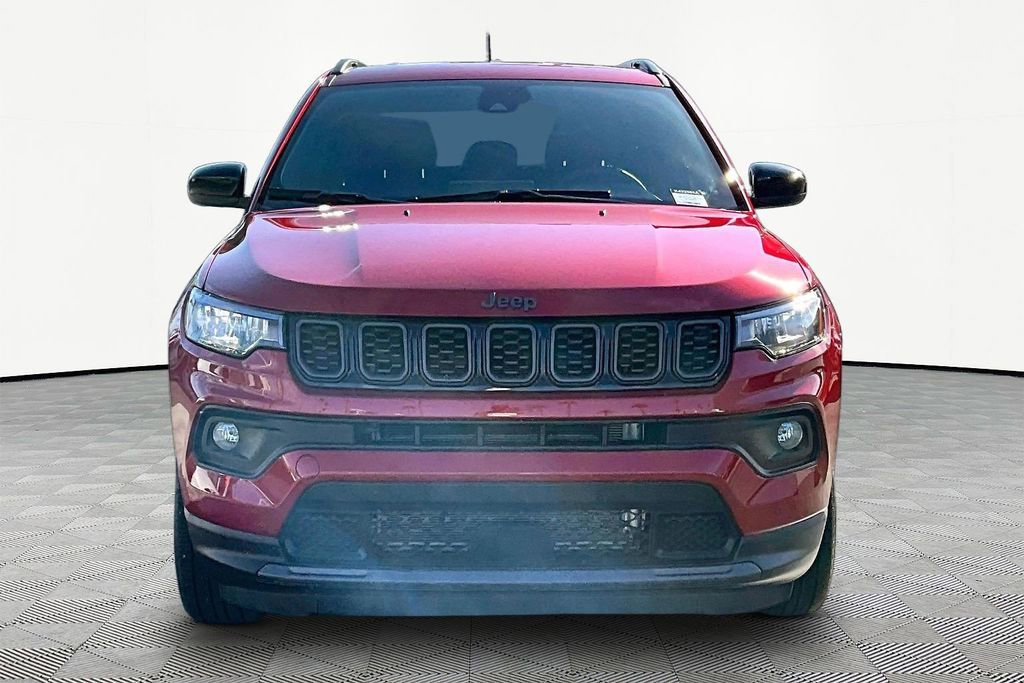 Used 2025 Jeep Compass Latitude w/ Altitude Special Edition image 3