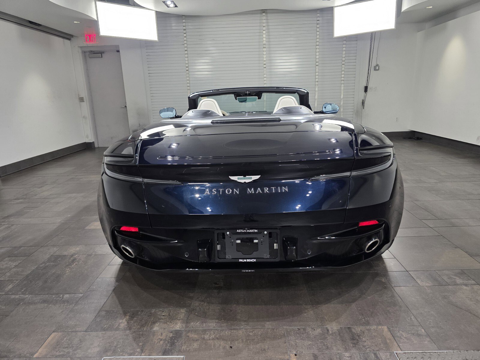 Used 2024 Aston Martin DB12 Volante image 25