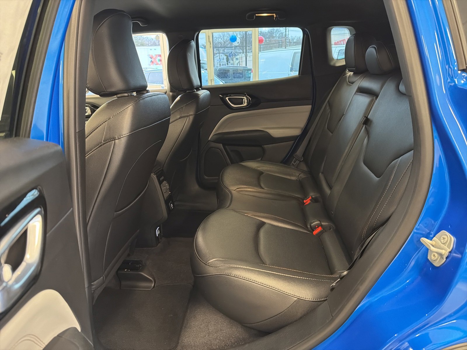 Used 2024 Jeep Compass Limited image 33