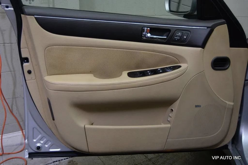 Used 2010 Hyundai Genesis 4.6 RWD image 7
