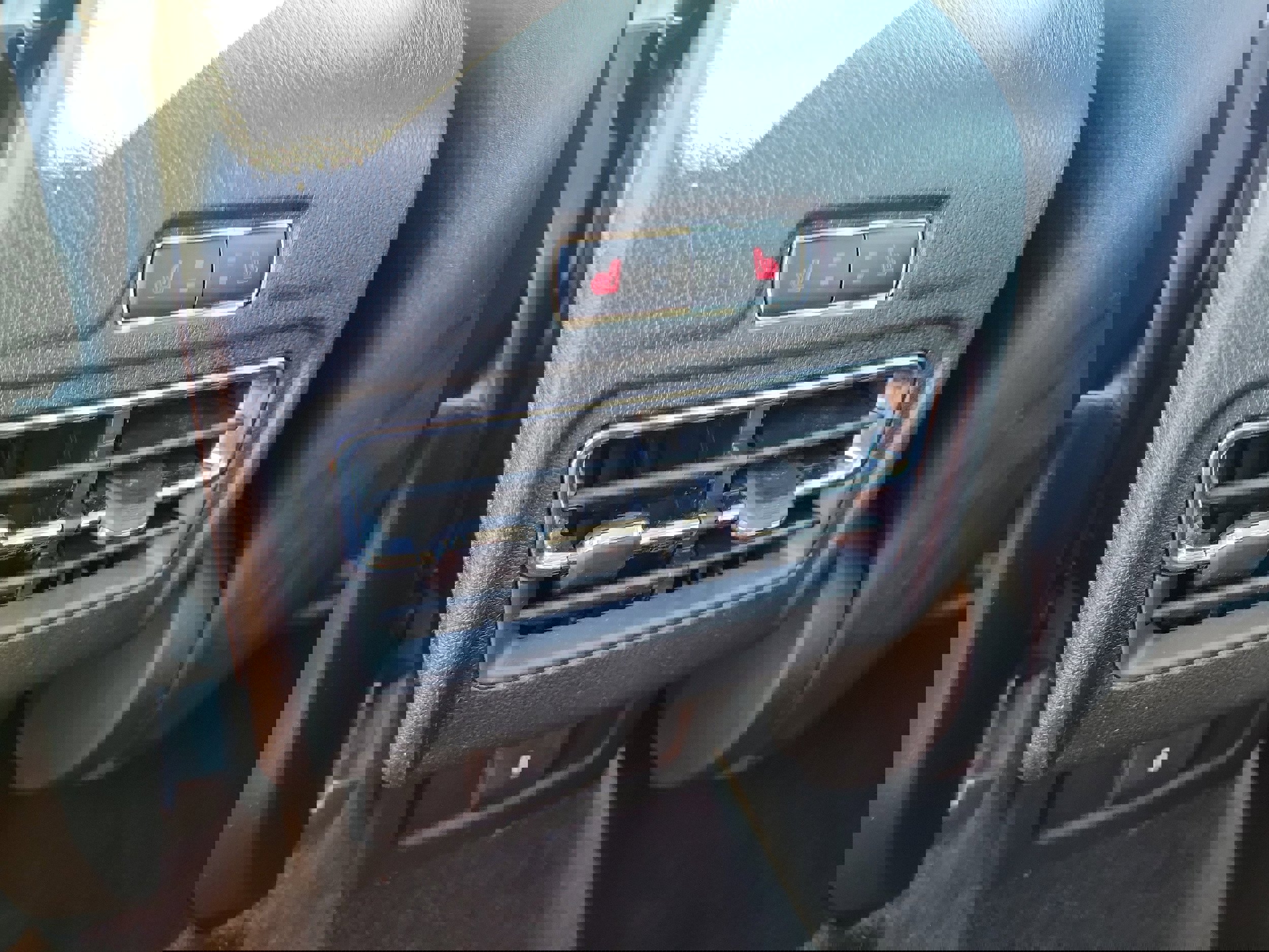 Used 2022 Lincoln Corsair AWD w/ Equipment Group 101A image 12