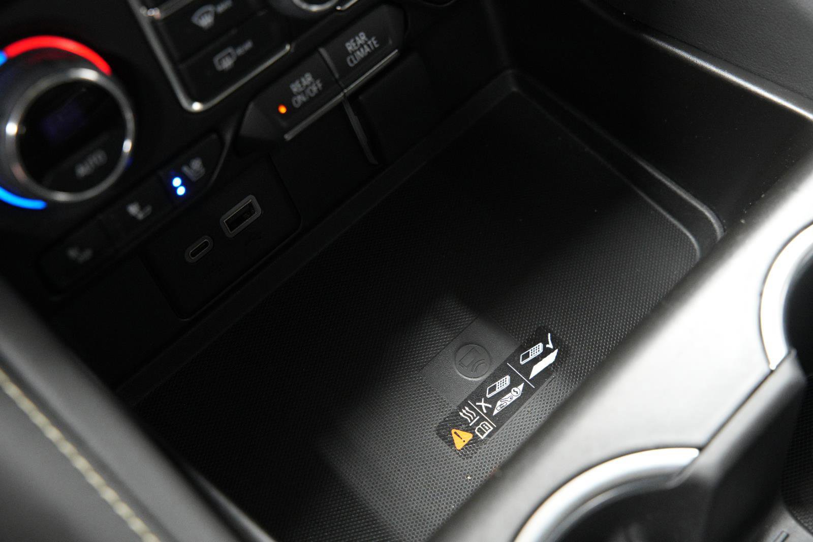 Used 2024 Chevrolet Suburban Premier w/ Premium Package image 41