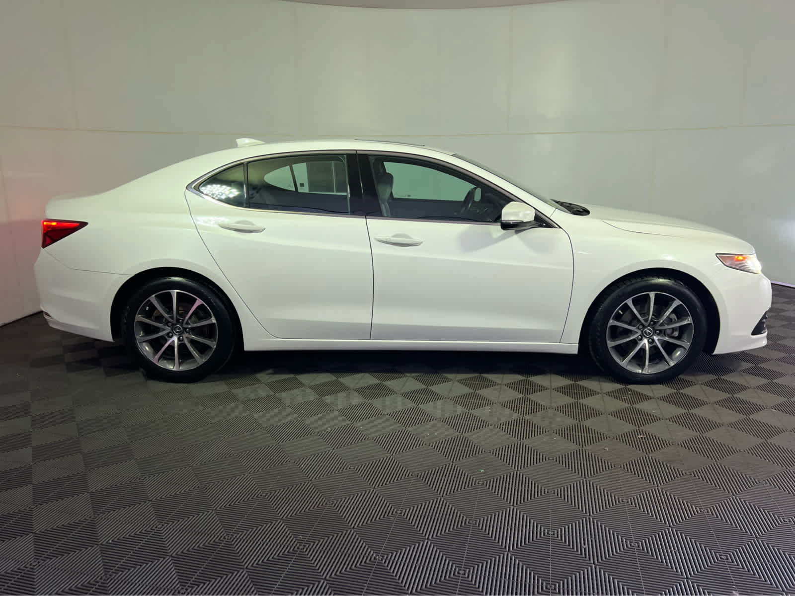 Used 2016 Acura TLX w/ Advance Package AWD/4WD image 8