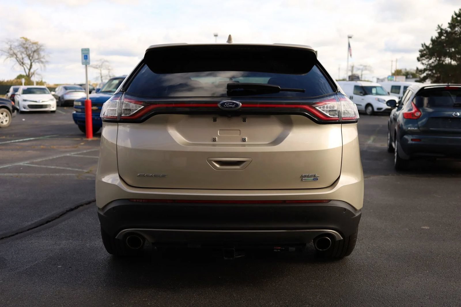 Used 2017 Ford Edge SEL w/ Equipment Group 201A AWD/4WD image 6