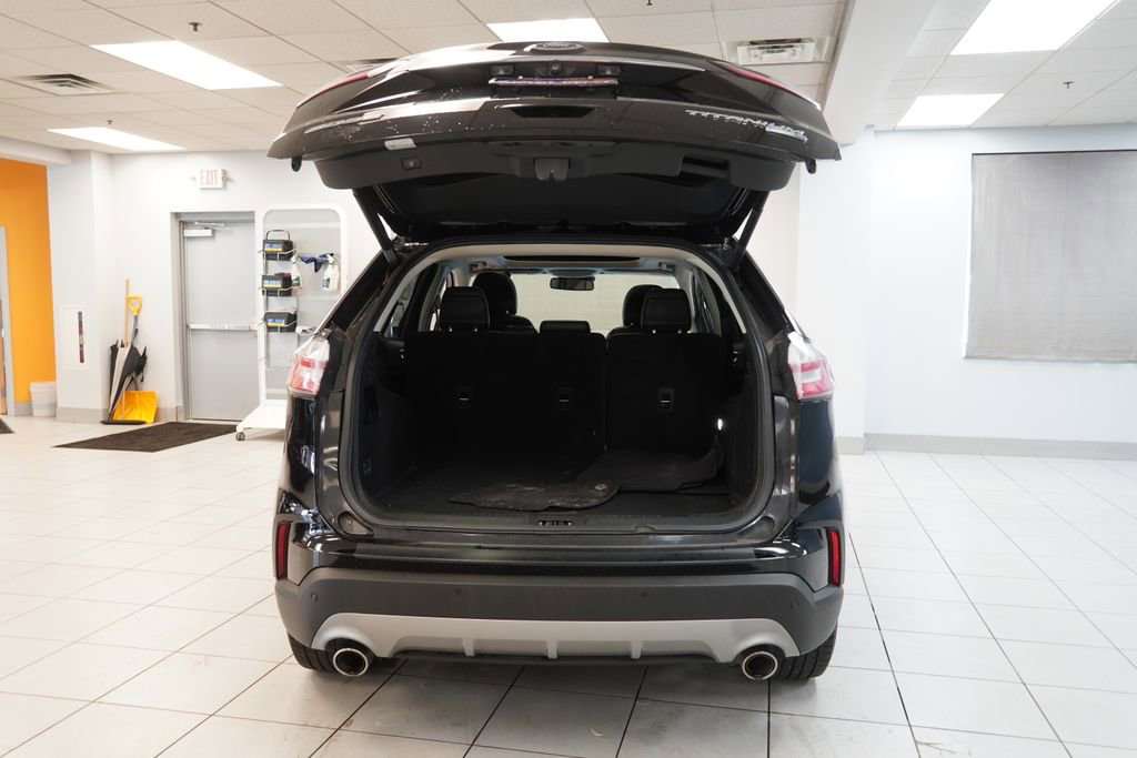 Used 2019 Ford Edge Titanium w/ Cold Weather Package AWD/4WD image 10