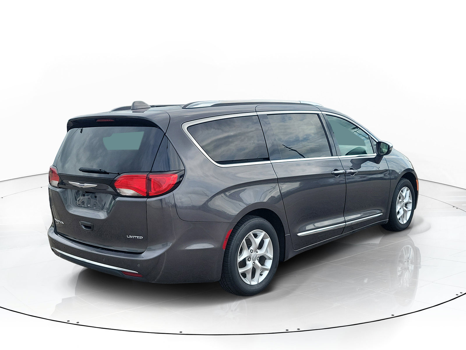 Used 2019 Chrysler Pacifica Limited FWD image 3