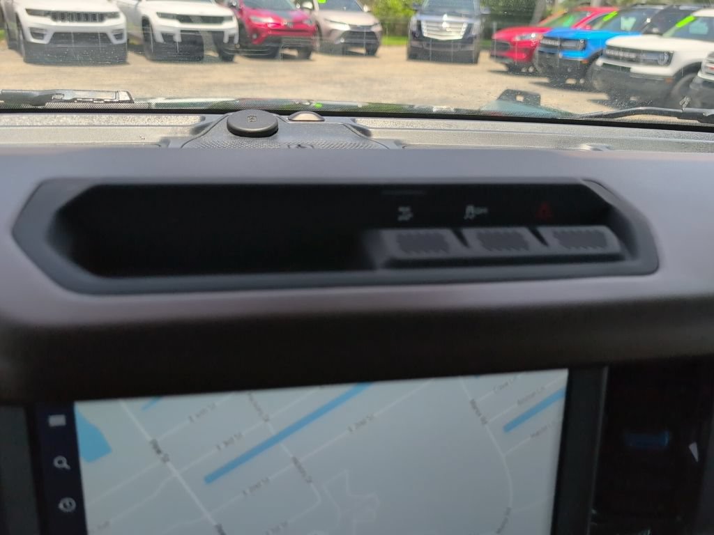 Used 2022 Ford Bronco Outer Banks AWD/4WD image 16
