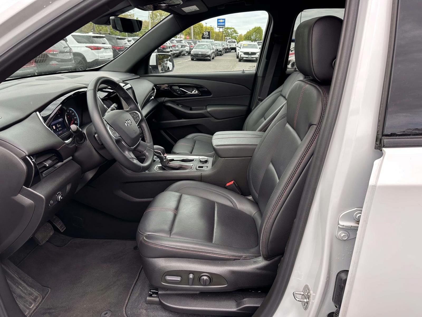 Used 2023 Chevrolet Traverse RS AWD/4WD image 11