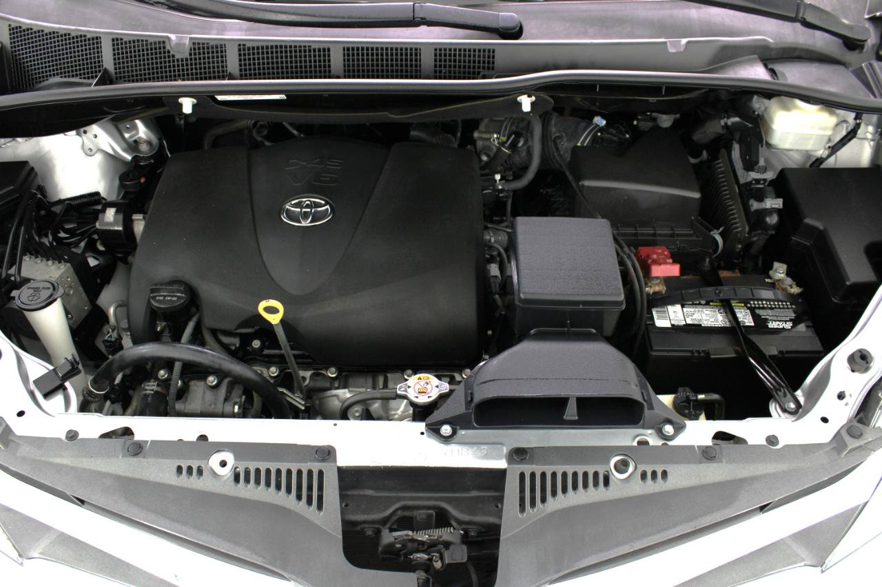 Used 2020 Toyota Sienna XLE Premium FWD image 66