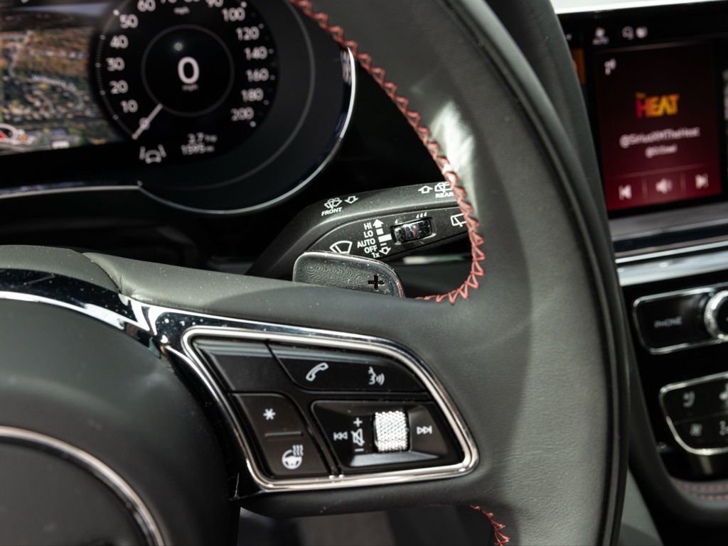 Certified 2025 Bentley Bentayga image 40