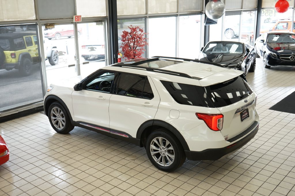 Used 2023 Ford Explorer XLT w/ Equipment Group 202A AWD/4WD image 60