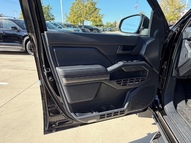New 2026 Toyota 4Runner SR5 AWD/4WD image 7
