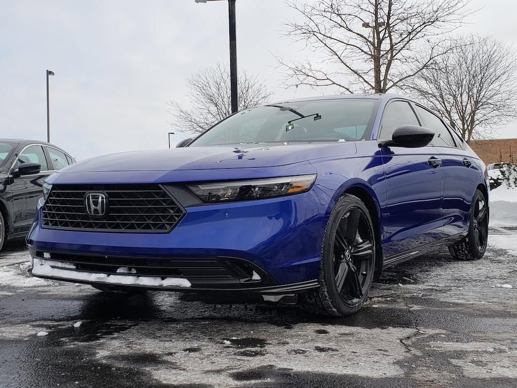 Used 2023 Honda Accord Sport image 3